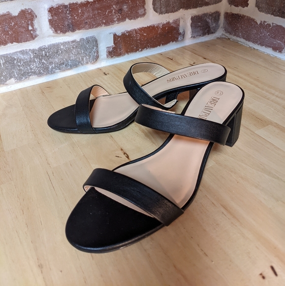 Shoes - Dreampairs Black Slip On Heels Size 9.5. NEW